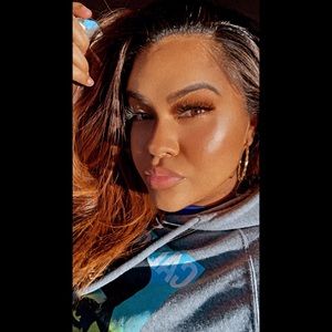 Meet your Posher, Veronica